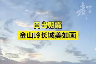 心酸泪目❗36岁梅西被拍到比赛一度瘫坐地上，手扶大腿难站起